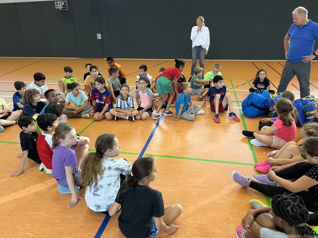 23-09-27-volleyball-01
