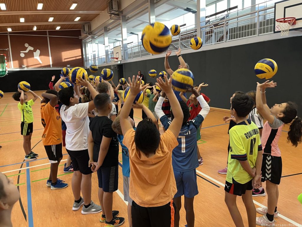23-09-27-volleyball-03