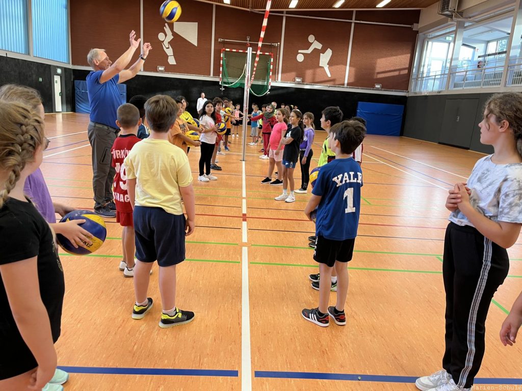 23-09-27-volleyball-20