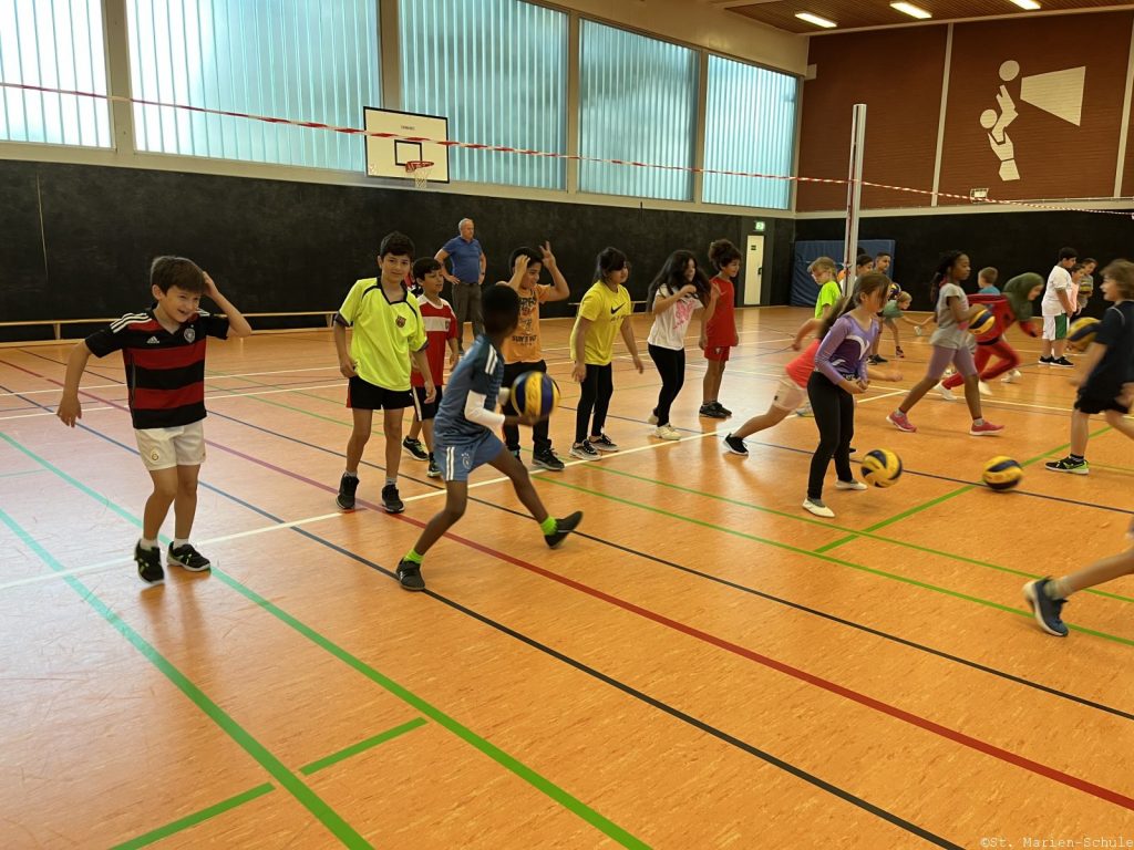 23-09-27-volleyball-23