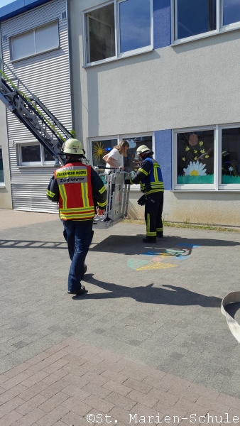25-08-OGS-Feuerwehr-02